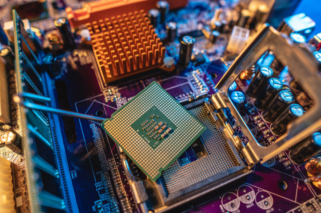 【供應】Microchip微控制器，供應 8 位 MCU，PIC? MCU，AVR? MCU，16 位 MCU
